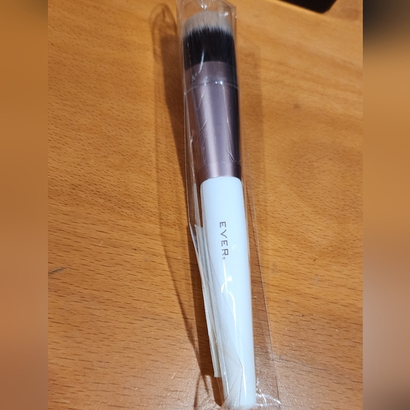Ever Face #2 Foundation Brush - Picture 6 of 8